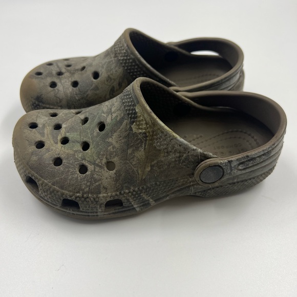 Crocs Camouflage Shoes Youth Size 12 - Picture 4 of 5